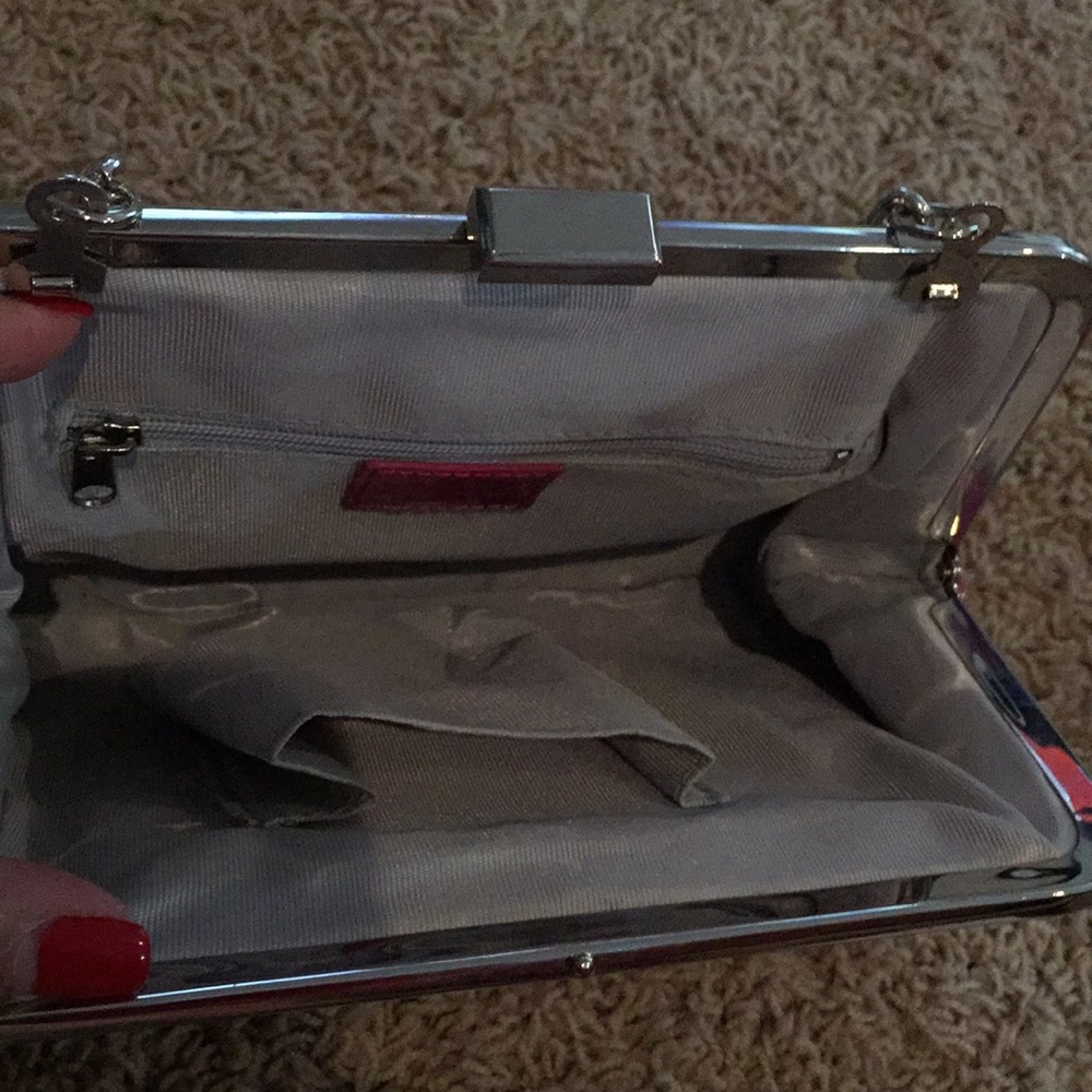 Purse - Picture 3 of 4